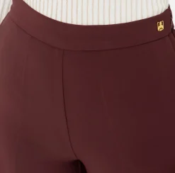 Tailleur|Pantaloni E Shorts|Elisabetta Franchi Pantalone dritto in crêpe stretch con rivetto logo RougeNoir