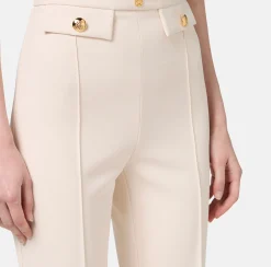 Tailleur|Pantaloni E Shorts|Elisabetta Franchi Pantalone palazzo in crêpe stretch con rivetto logo Burro
