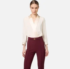 Tute|Elisabetta Franchi Tuta in viscosa con camicia incrociata e pantalone svasato con morsetto Burro/RougeNoir
