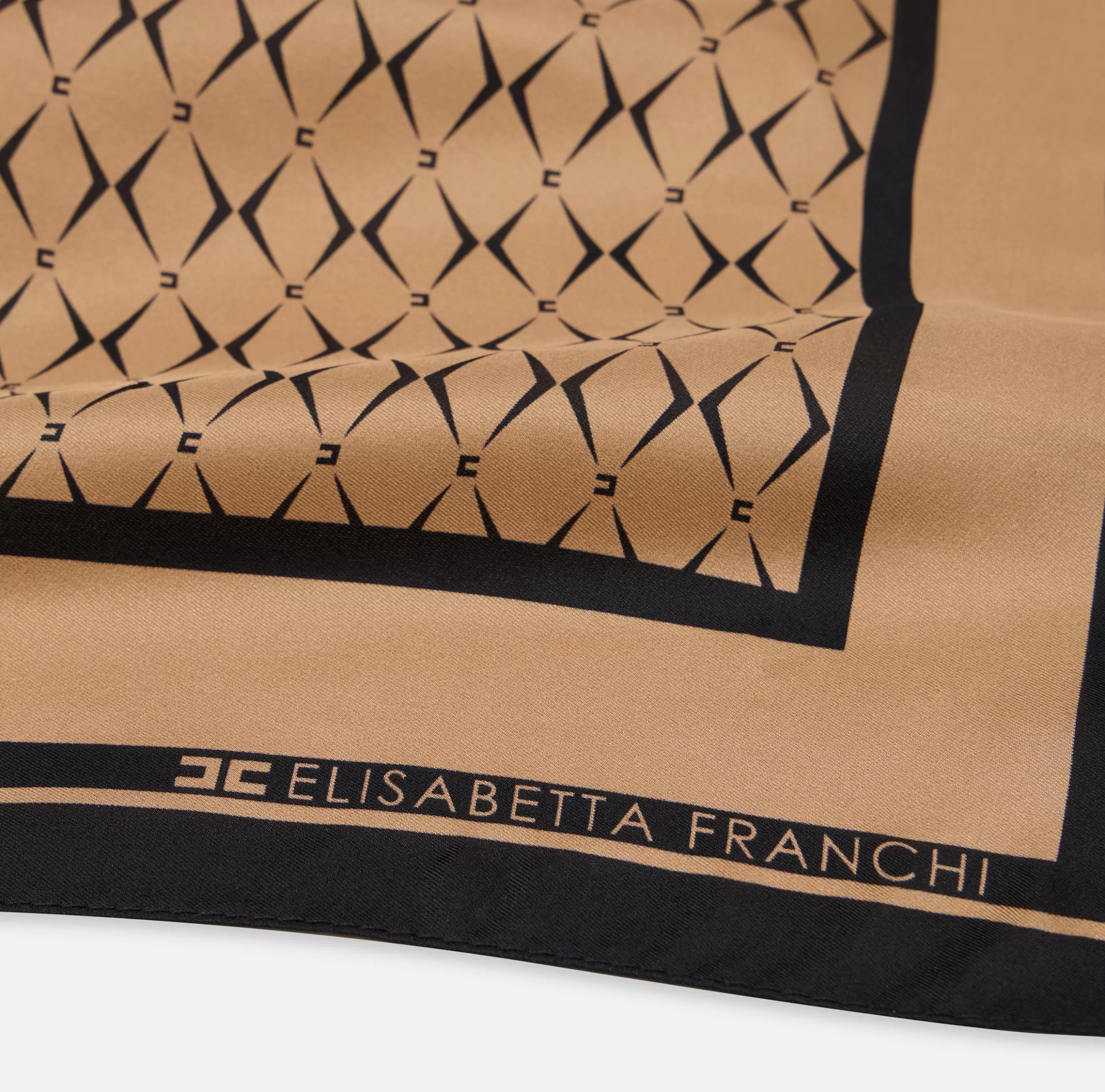 Elisabetta Franchi Sciarpe^Foulard in seta con pattern rombo e logo Camel/Nero