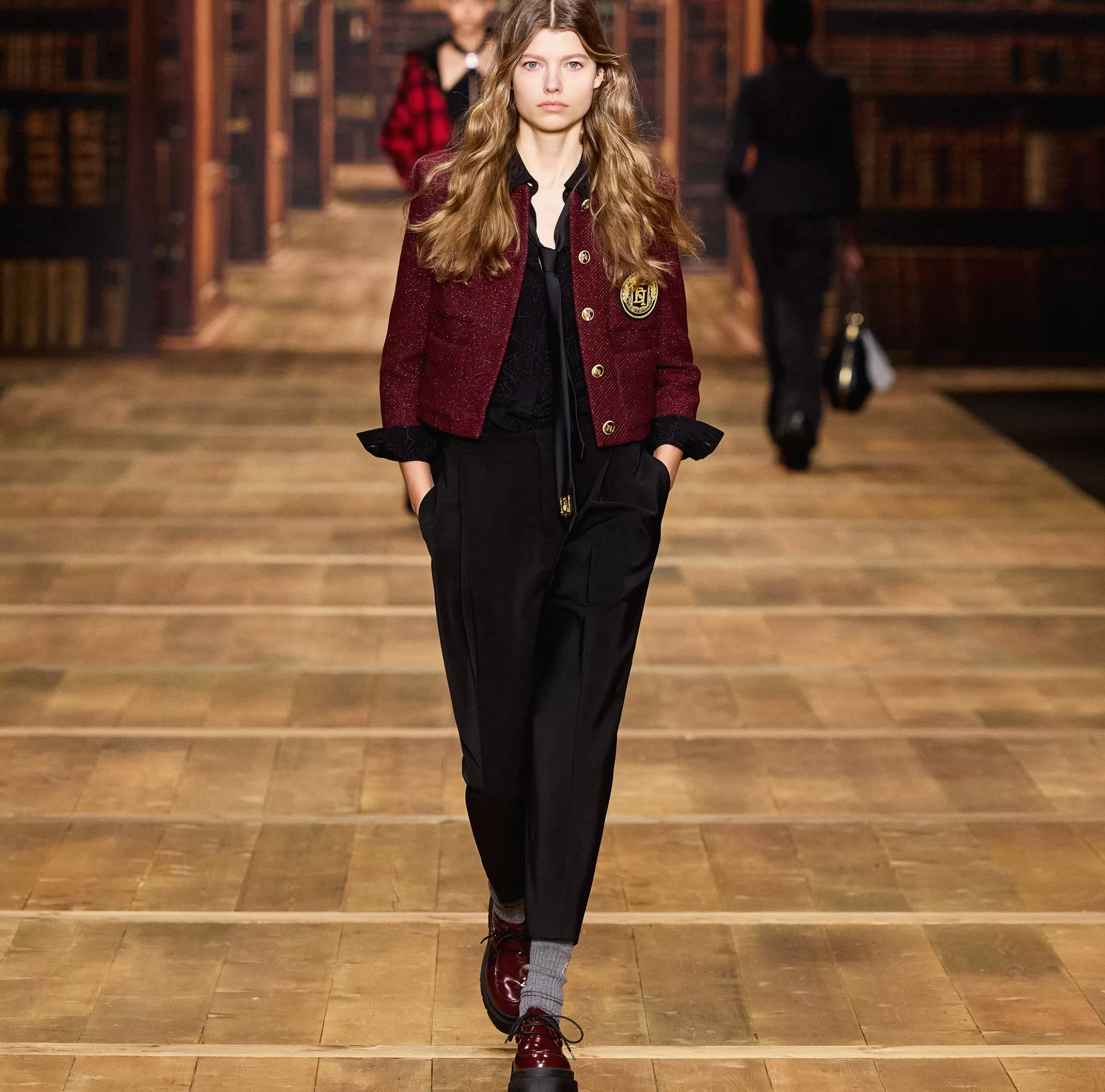 Elisabetta Franchi Pantaloni E Shorts^Pantalone cropped in fresco di lana stretch con pinces Nero