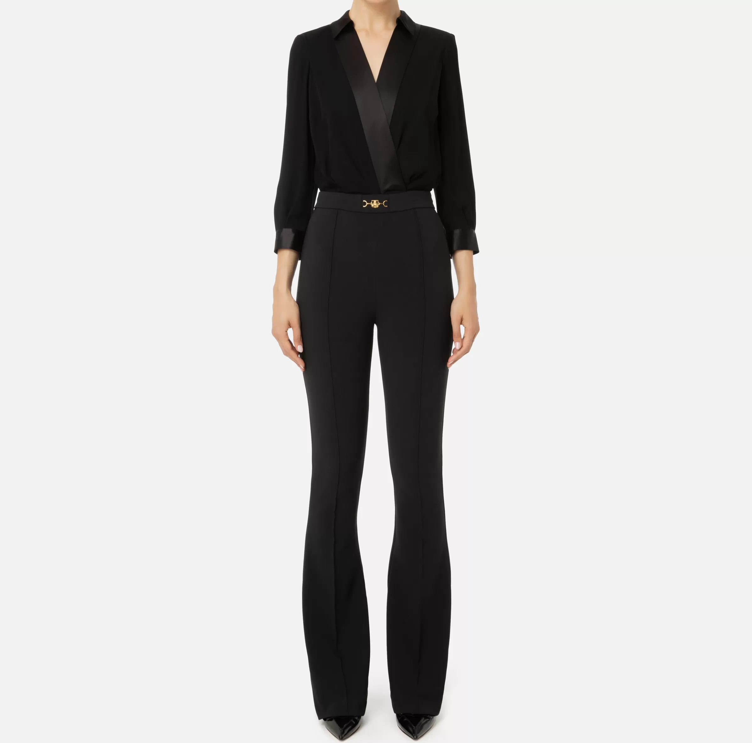 Elisabetta Franchi Tute^Tuta in viscosa con camicia incrociata e pantalone svasato con morsetto Nero